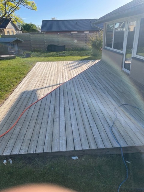 Træterrasse i Allerød efter behandling