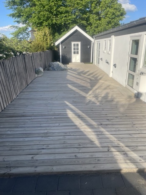 Træterrasse i Liseleje efter behandling